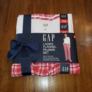 NWT Women's GAP Pajama Set